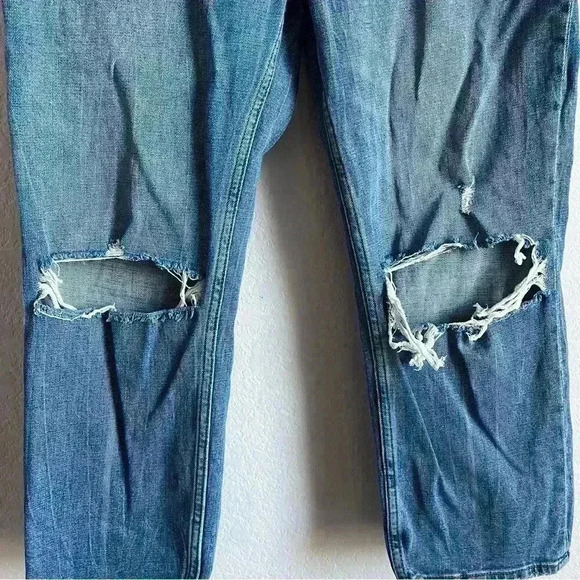 Abercrombie & Fitch Ultra High Rise The Ankle Straight Distressed Jean Size 27/4 - Picture 4 of 11